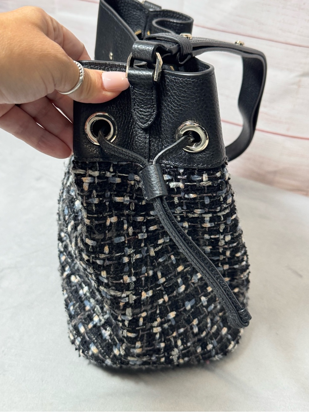 Kate Spade New York Marti Tweed Bucket Shoulder Bag Designer Classic - Picture 4 of 16
